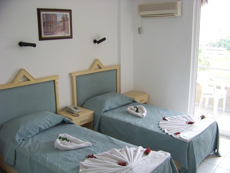 Hotell Glaros 2*