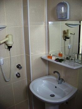 Glaros Hotell 2*