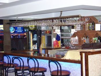 Glaros Hotell