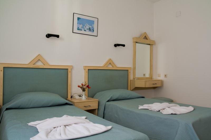 Glaros Hotell 2*
